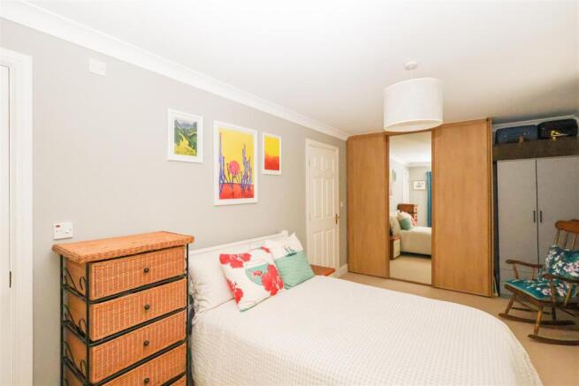 2 bed Apartment for sale Image 10