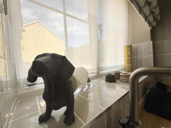 2 bed Terraced for sale Image 8
