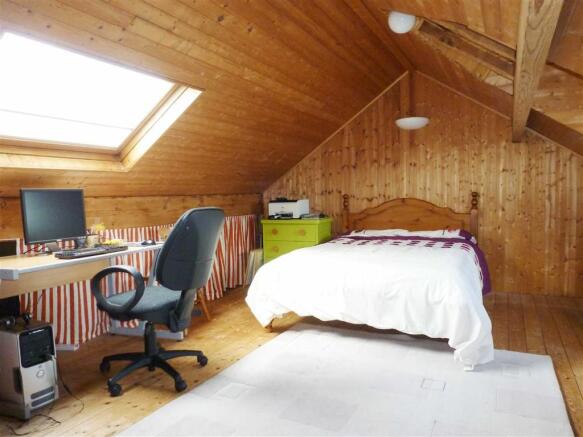 Photo 12