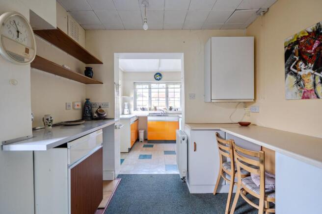 Bramley Way, Ashtead, KT21 photo 3
