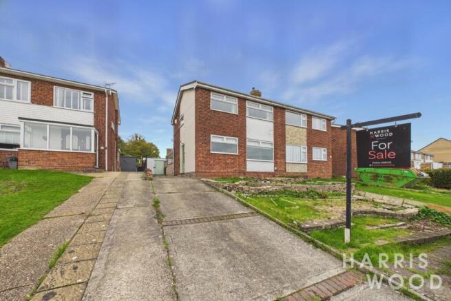 3-bed semi-detached on Dockfield Avenue, Dovercourt, CO12, £250,000