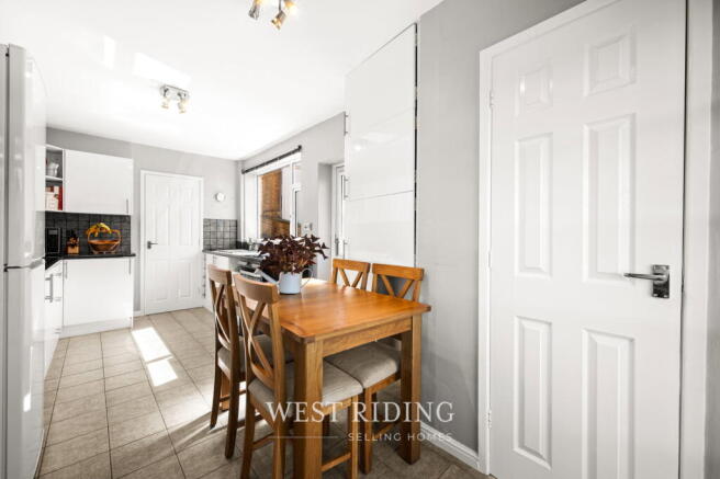 4 bed Semi-Detached for sale Image 6
