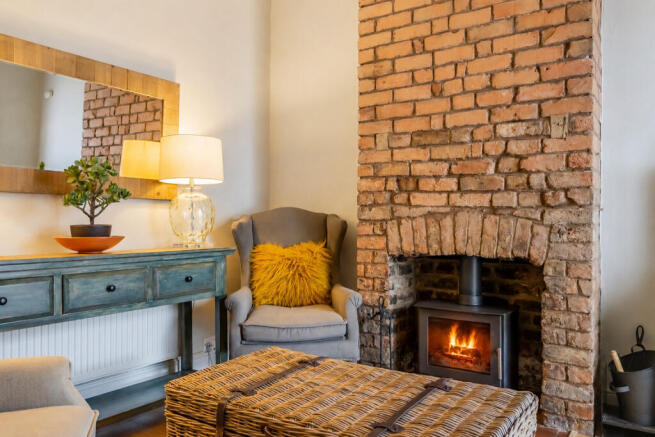 2 bed Terraced to rent Image 8