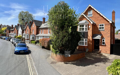 Detached 4 Double Bed- Garden & Garage Cental Marlow, Station Road