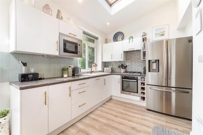 PHYLLIS AVENUE, 18 (17).jpg