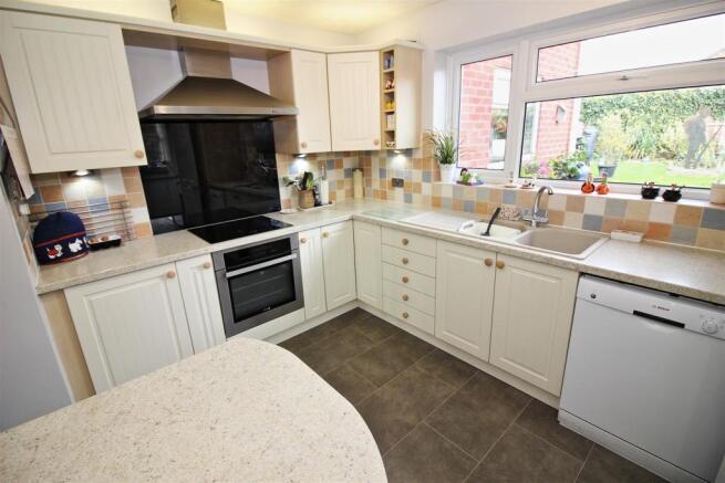 kitchen.1.JPG