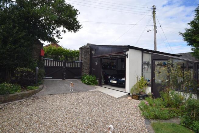 Garage.JPG