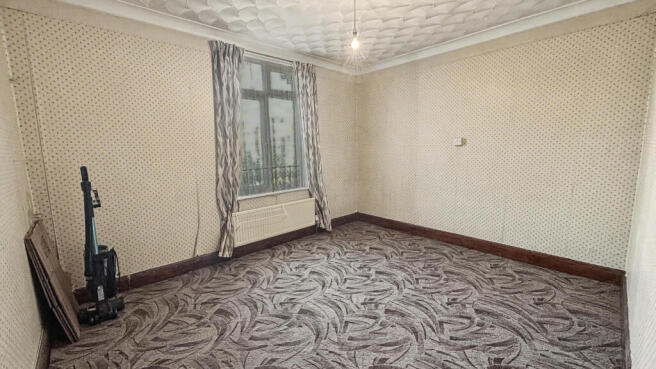 St Andrews Avenue, Colchester, Essex photo 5