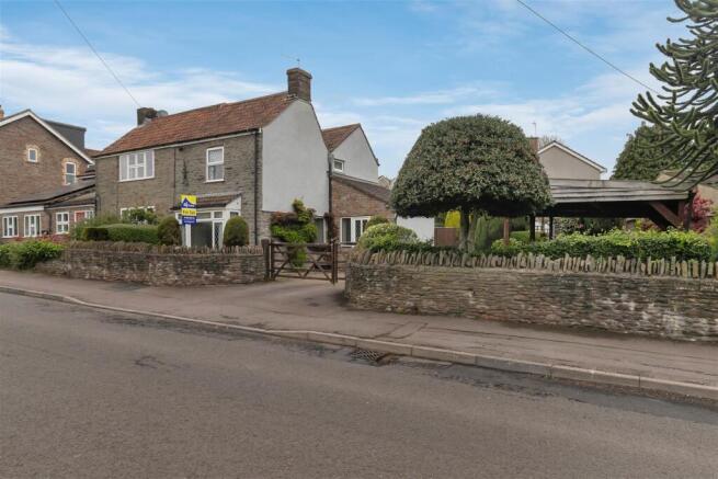 Down Road, Winterbourne Down photo 4