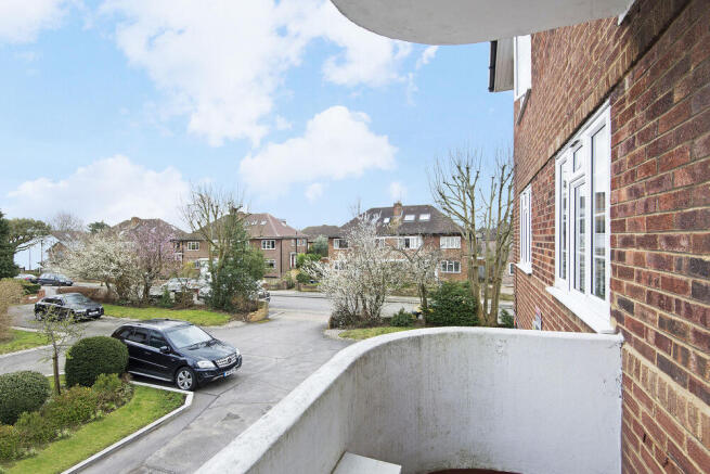 Richmond Road, SW20: 2 bed 1 rec 1 bath  photo 4