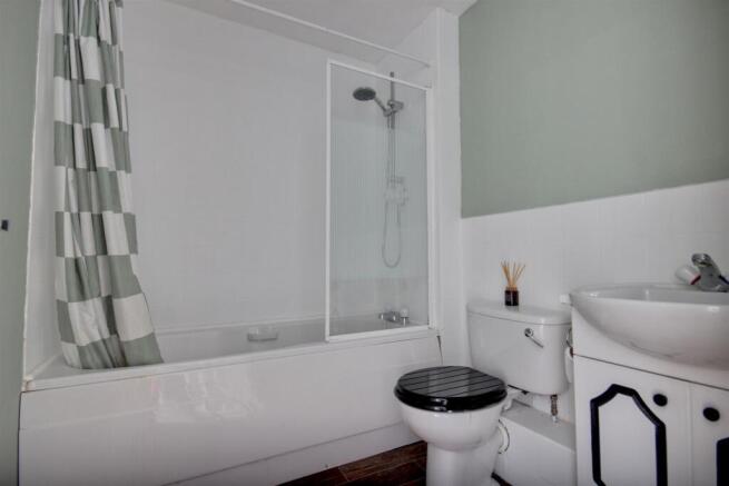 3 bed House for sale Image 9