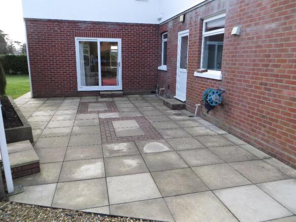 SIDE PATIO