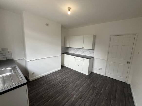 3 bed Terraced to rent Image 7
