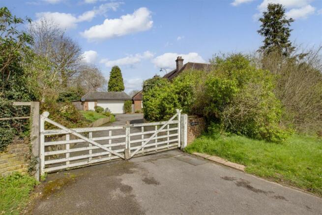 Orchard House, Coombe Lane, HP14 4NX-23.jpg