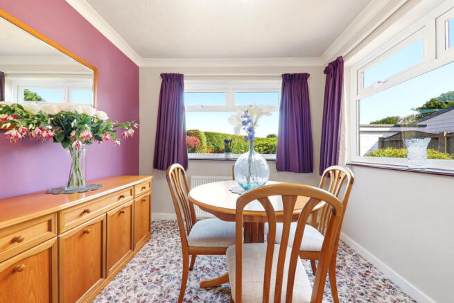 4 bed Detached for sale Image 8