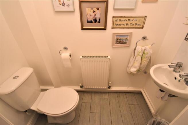 20 Wynnstay Grds Dwstrs WC.JPG