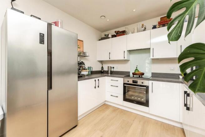 2 bed Apartment for sale Image 6