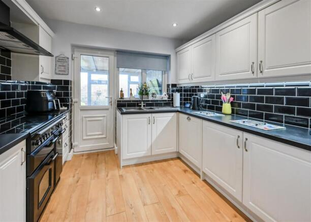 20 Manor House Park-11.jpg