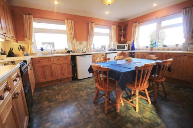 Kitchen/Breakfast Rm