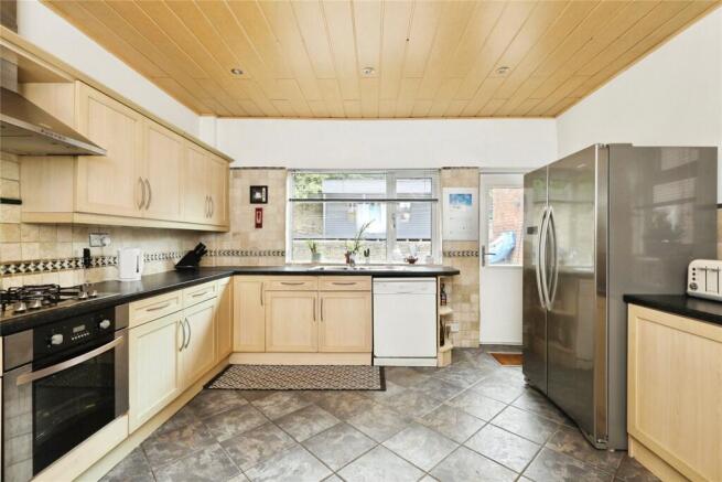 4 bed Detached for sale Image 3