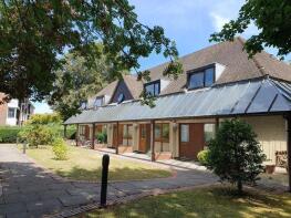 Flat 4, Ilchester Court, Link Road, Newbury RG14 7LN