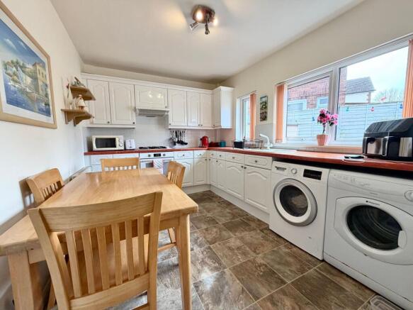 Dining kitchen