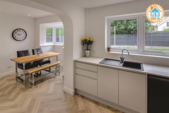 DINING ROOM: