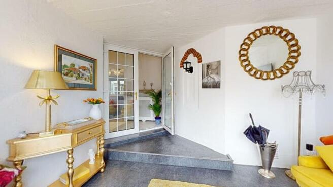 4 bed Detached for sale Image 8