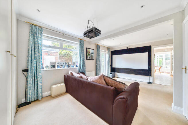 Chestnut End, Headley, GU35 photo 4