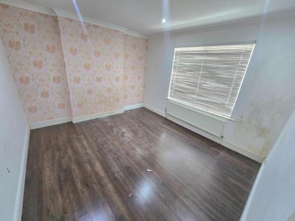 3 bed Terraced for sale Image 12