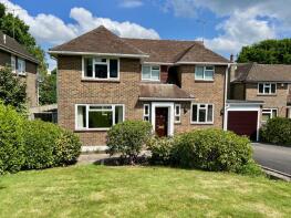 8, Gatesmead, Haywards Heath RH16 1SN