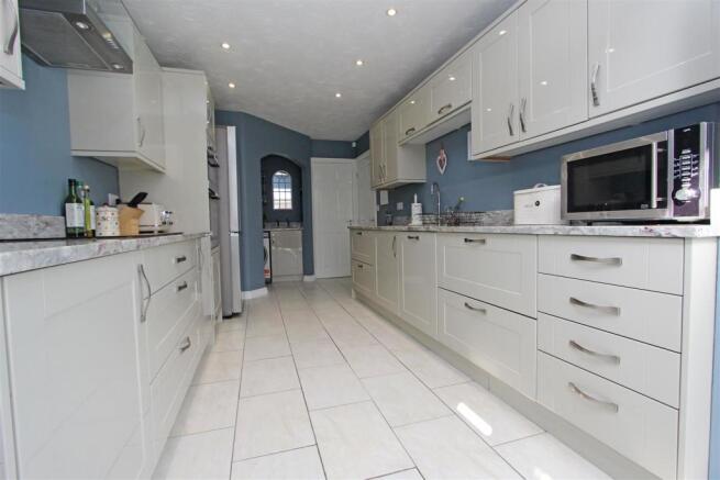 Kitchen..jpg