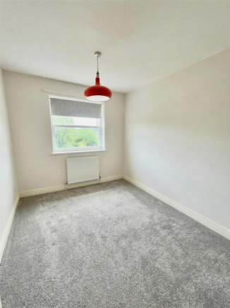 3 bed Semi-Detached to rent Image 5