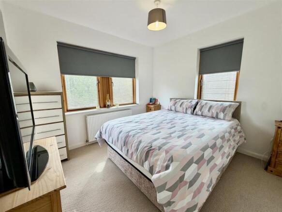 2 bed Detached for sale Image 10