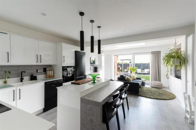 Kitchen/Dining Room