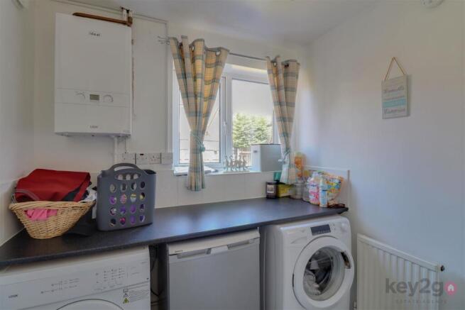 4 bed Detached for sale Image 10