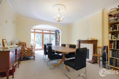 North Crescent, Finchley, N3