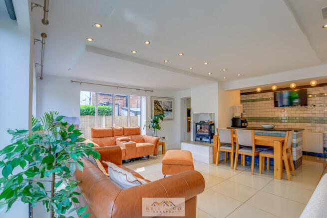 2 bed Semi-Detached for sale Image 6