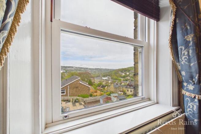 4 bed Detached for sale Image 12