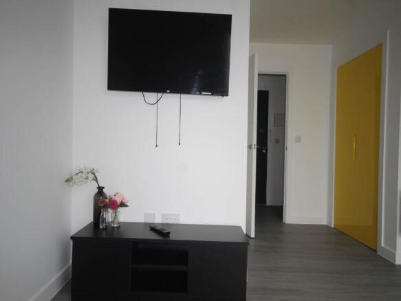 Studio to rent Image 4