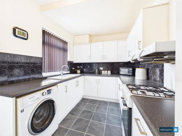 2 bed Terraced for sale Image 8