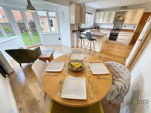 Kitchen / Dining / Snug