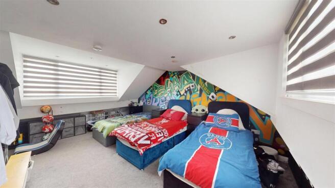 3 bed Terraced for sale Image 9