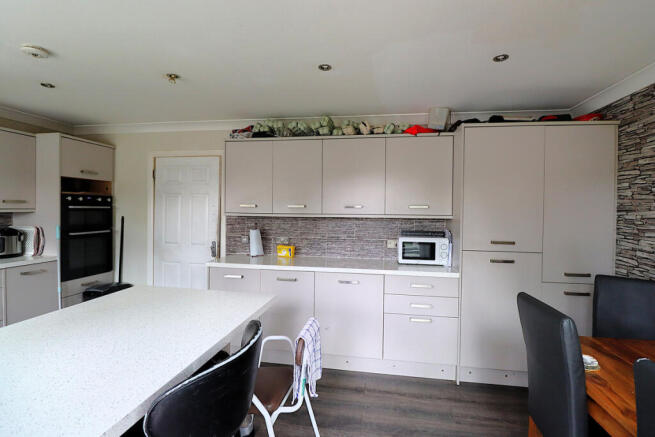 3 bed Semi-Detached for sale Image 8