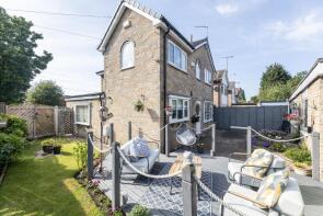 11, Chequerfield Lane, Pontefract WF8 2TG