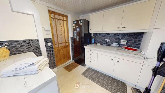 3 bed Semi-Detached for sale Image 11