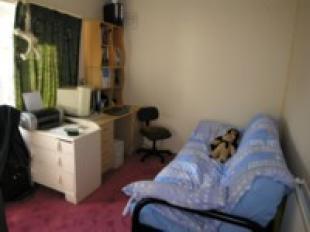 Bedroom 2 \ Study