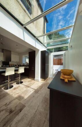 60 Kings Rd 1609.jpg