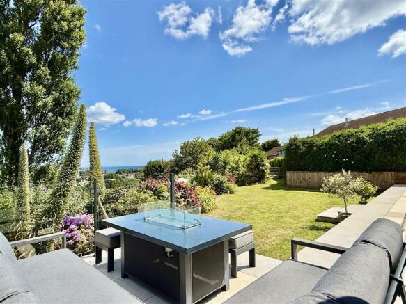 Garden Seating Area.jpg