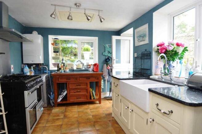 KITCHEN AREA
